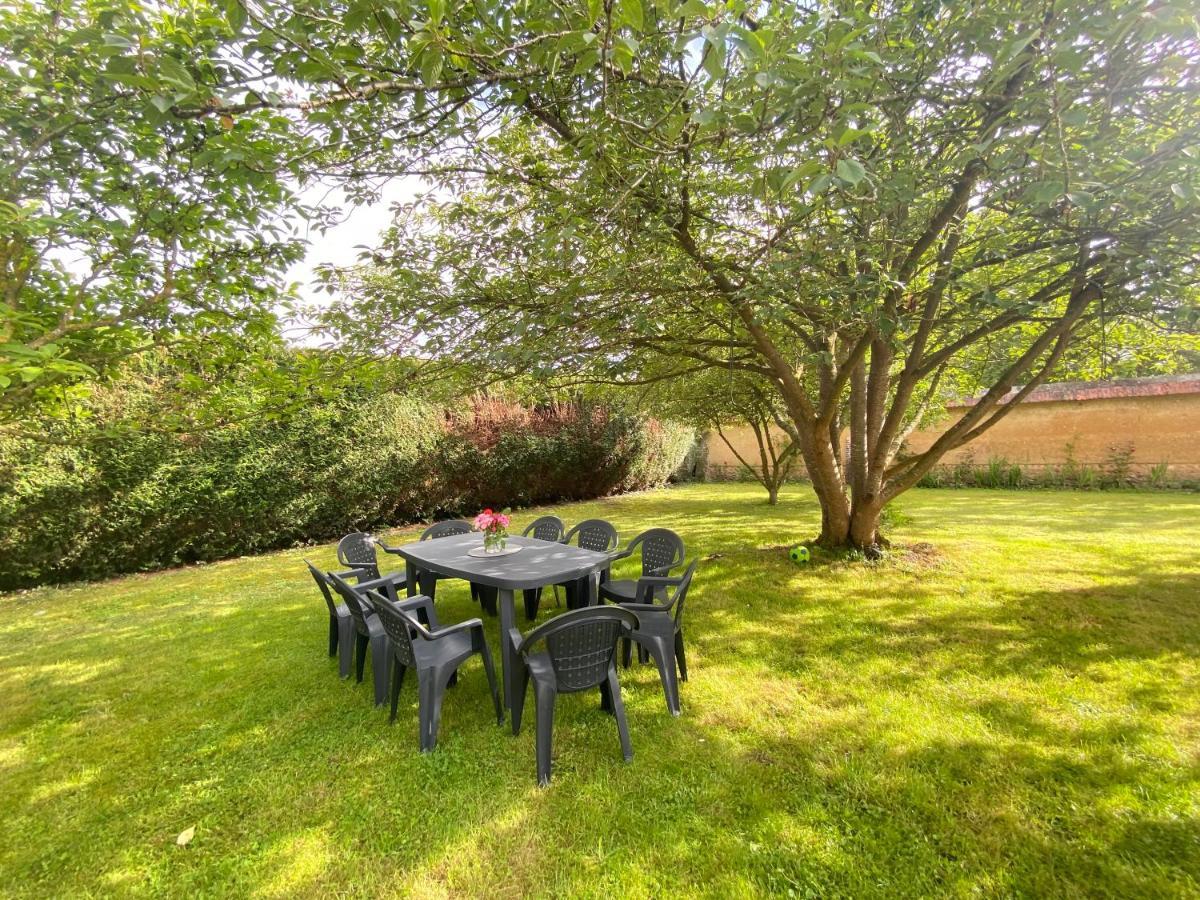 Maison Chaleureuse Avec Un Grand Jardin La Bonneville Exteriör bild
